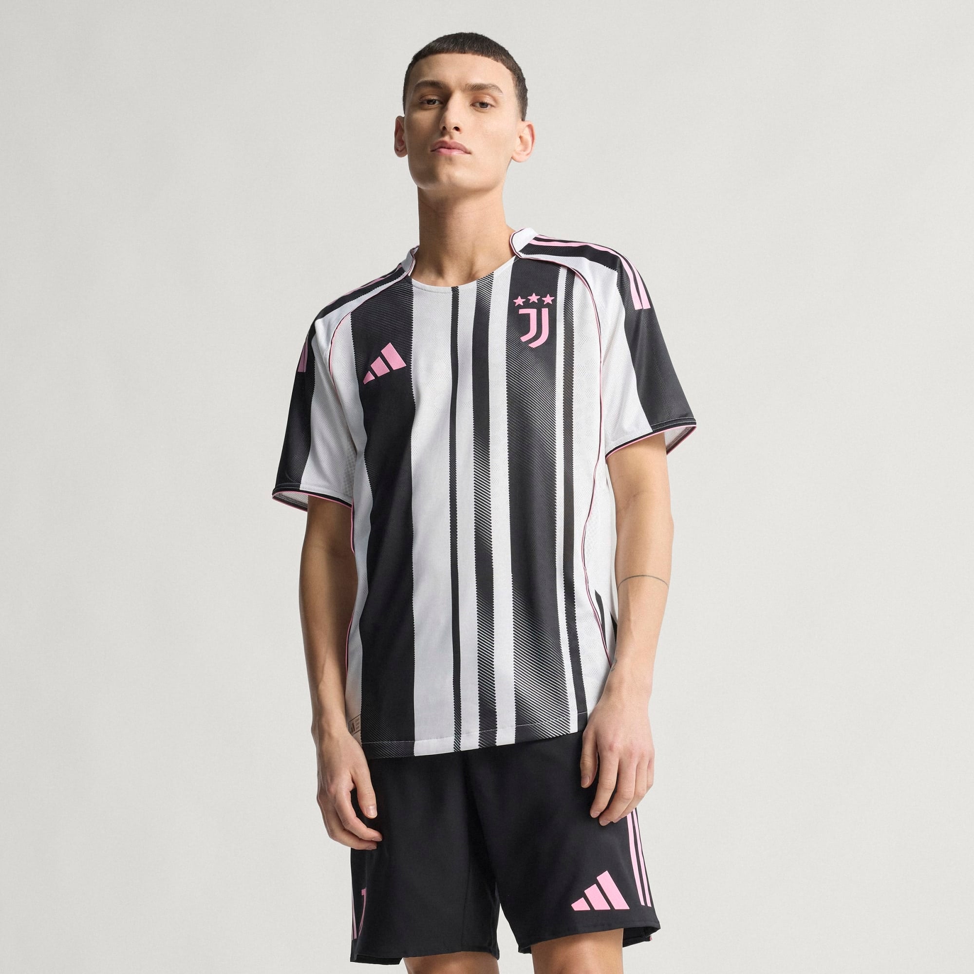 Adidas Juventus 25/26 Authentic Home Jersey - JJ4314