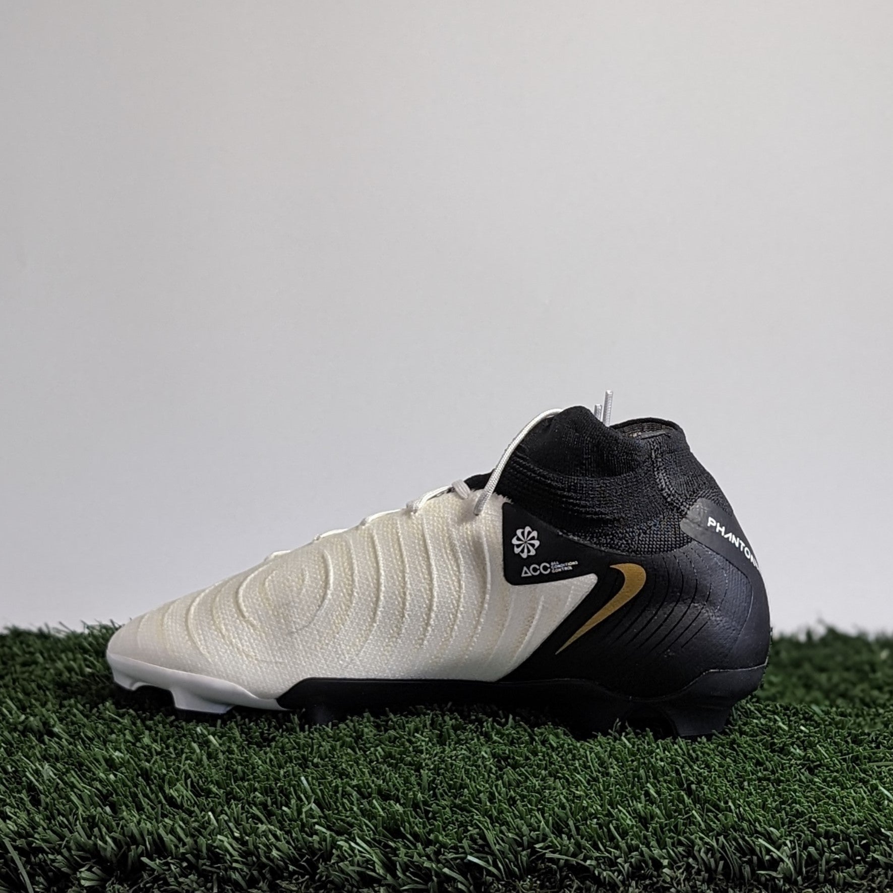 Nike Phantom Luna II Pro FG - FJ2575-100