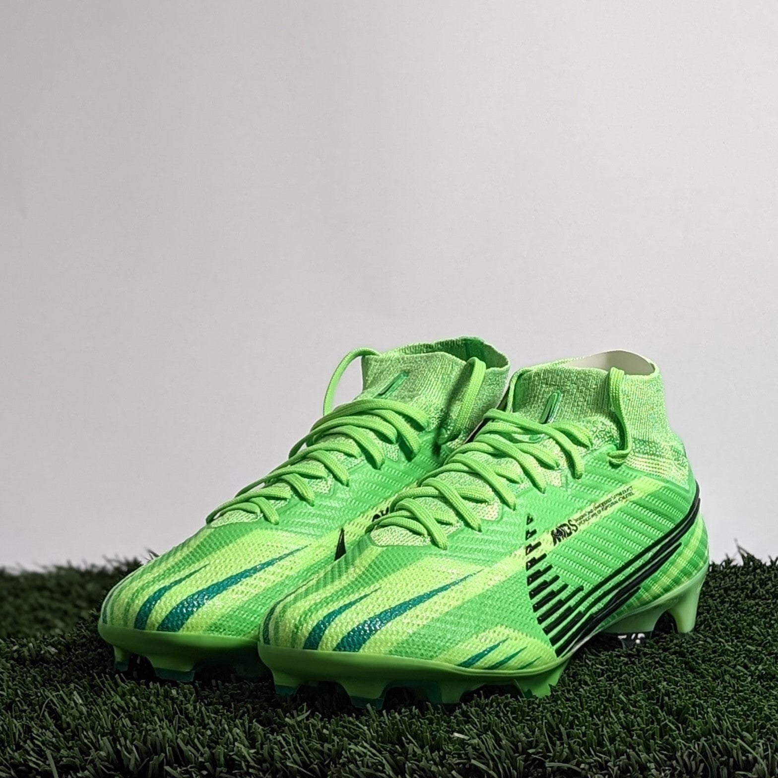 Green nike soccer cleats online