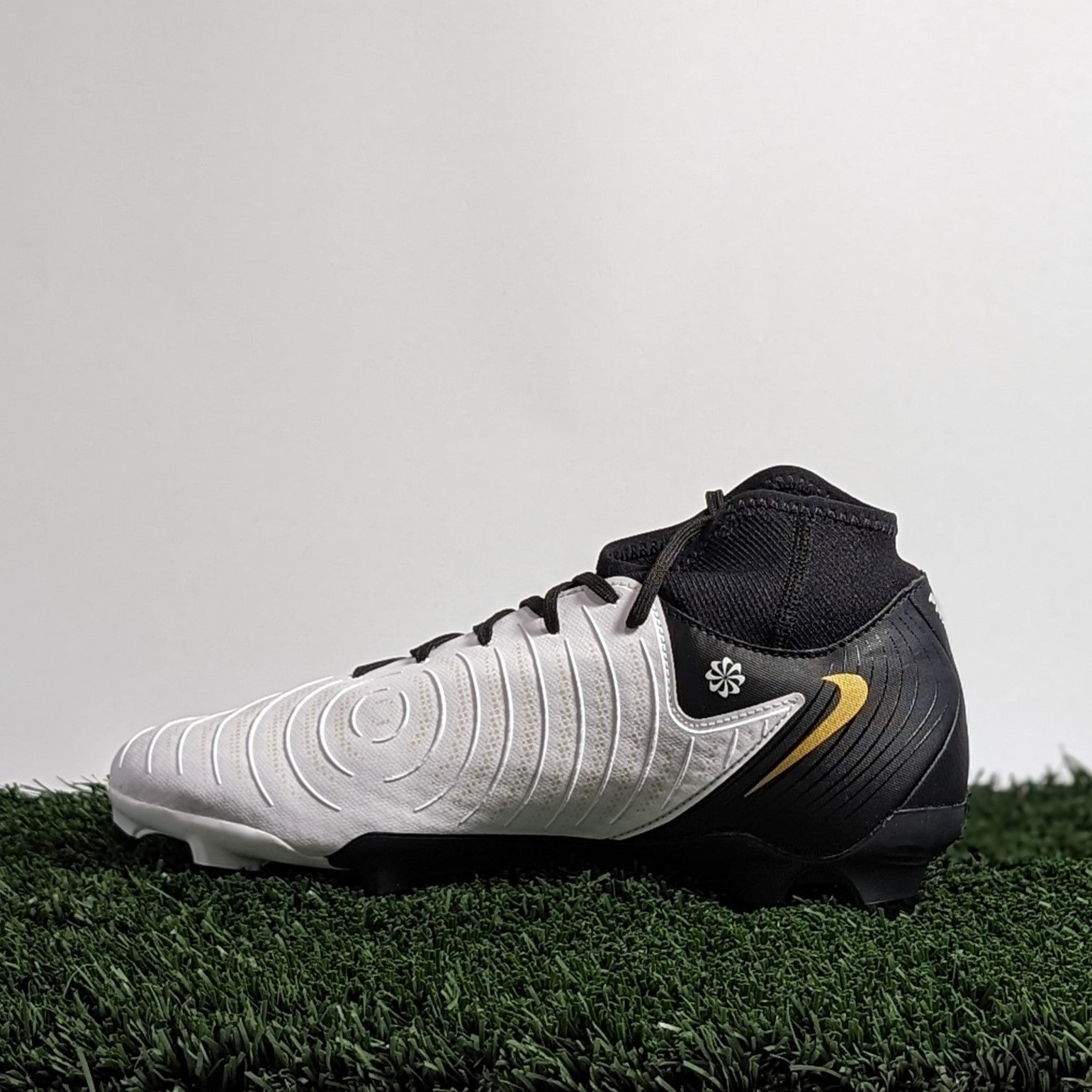 Nike Phantom Luna II Academy FG/MG- FD6725-100