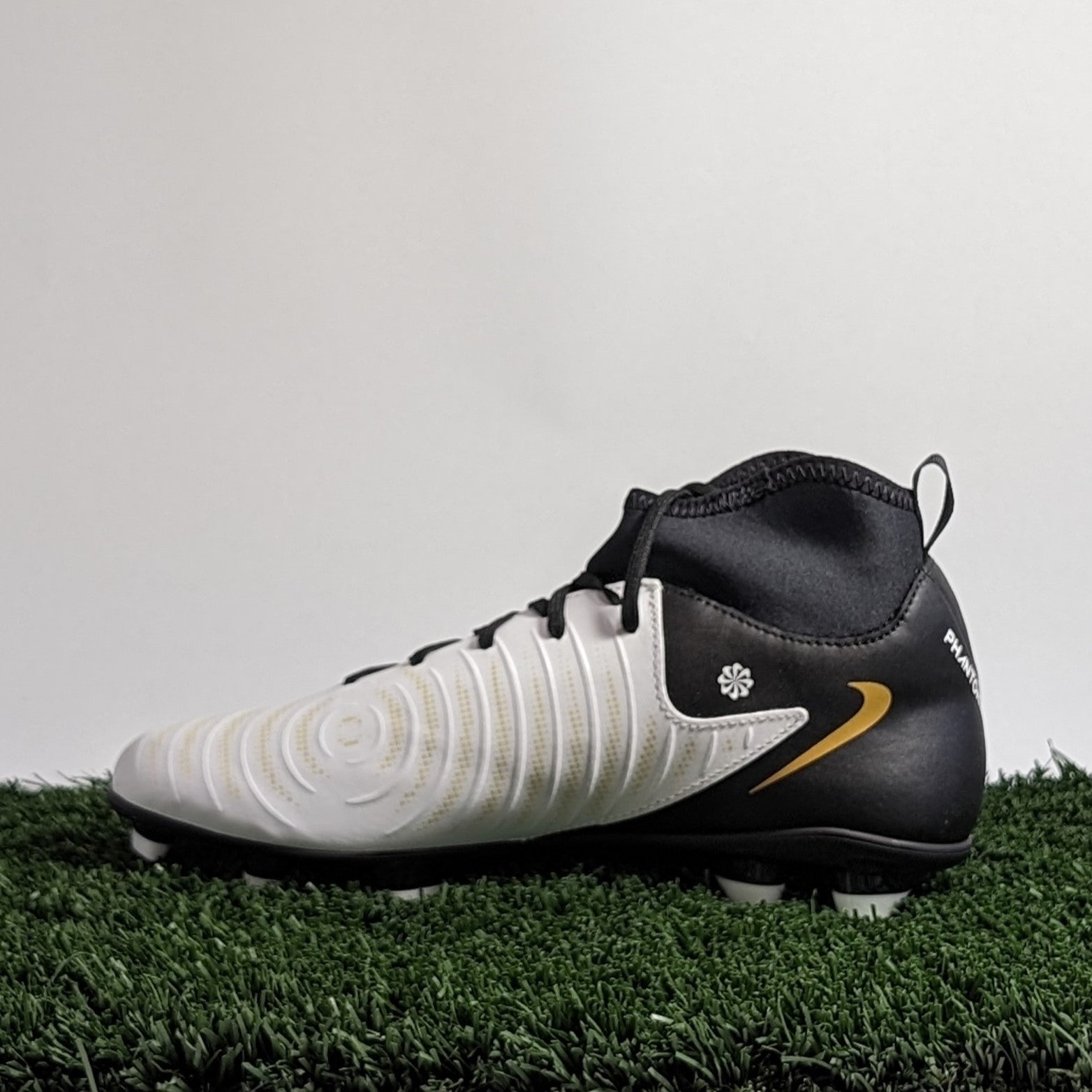 Nike Phantom Luna II Club FG/MG - FJ2558-100