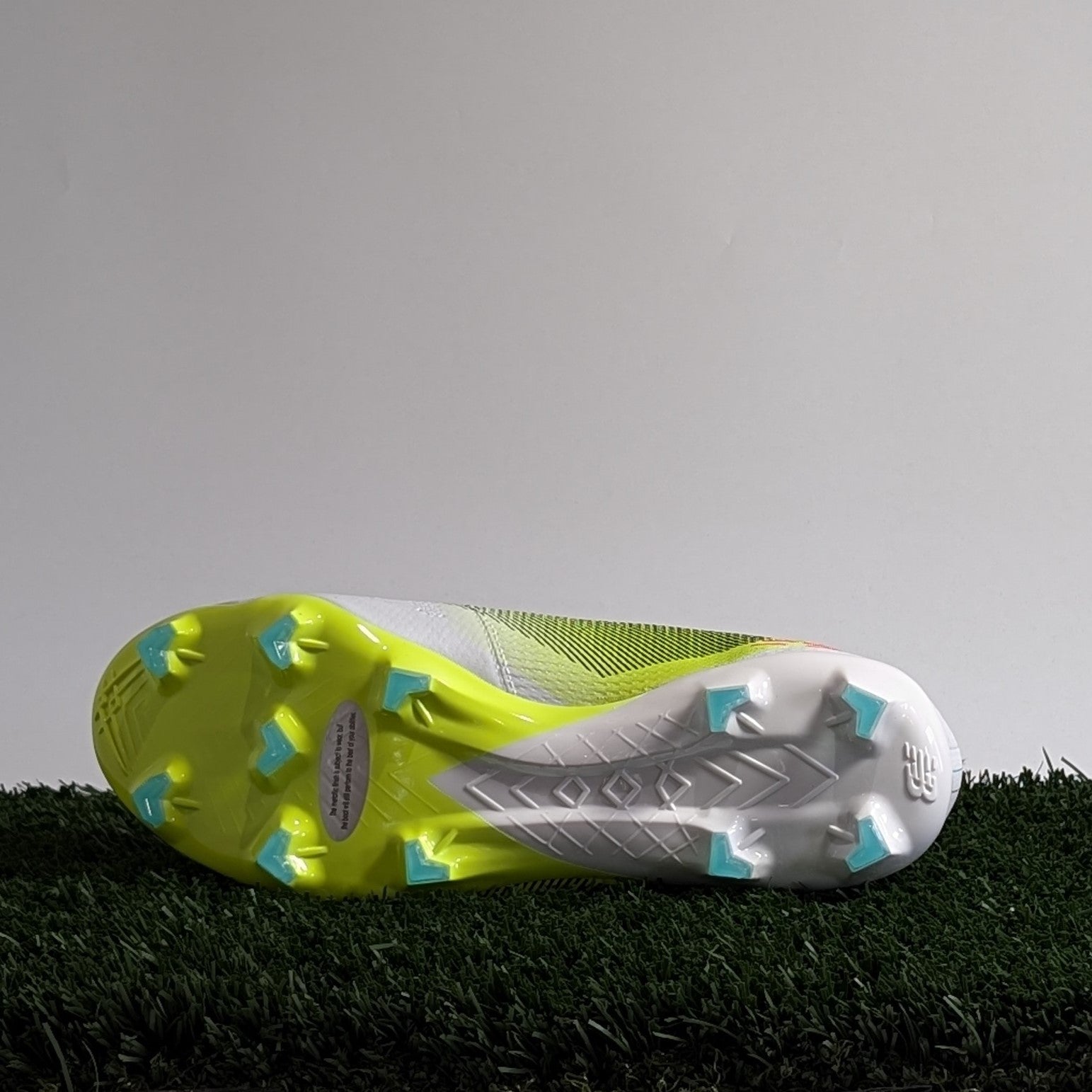 New Balance Furon Pro V7+ FG (2E Wide) - SF1FH75