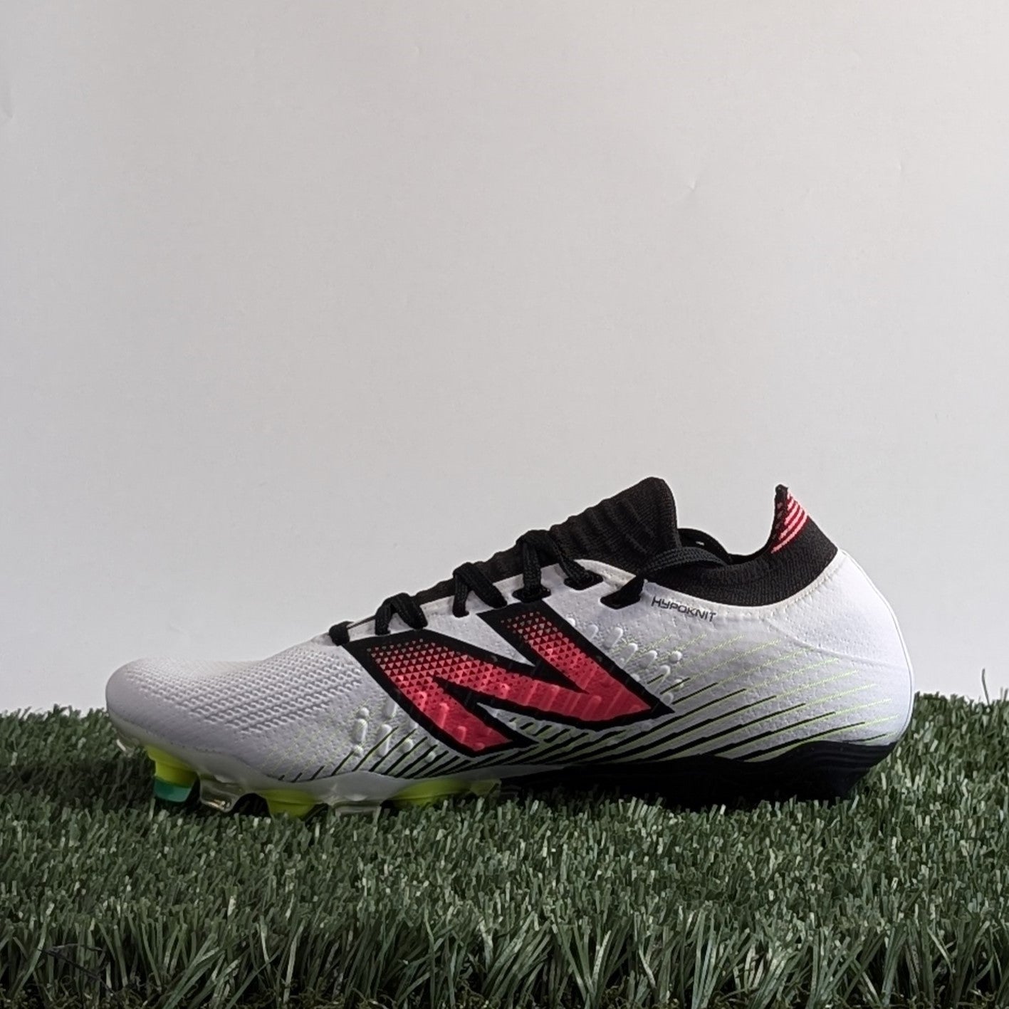 New Balance Tekela Pro Low Laced FG V4+ (D Medium) - ST1FLH45
