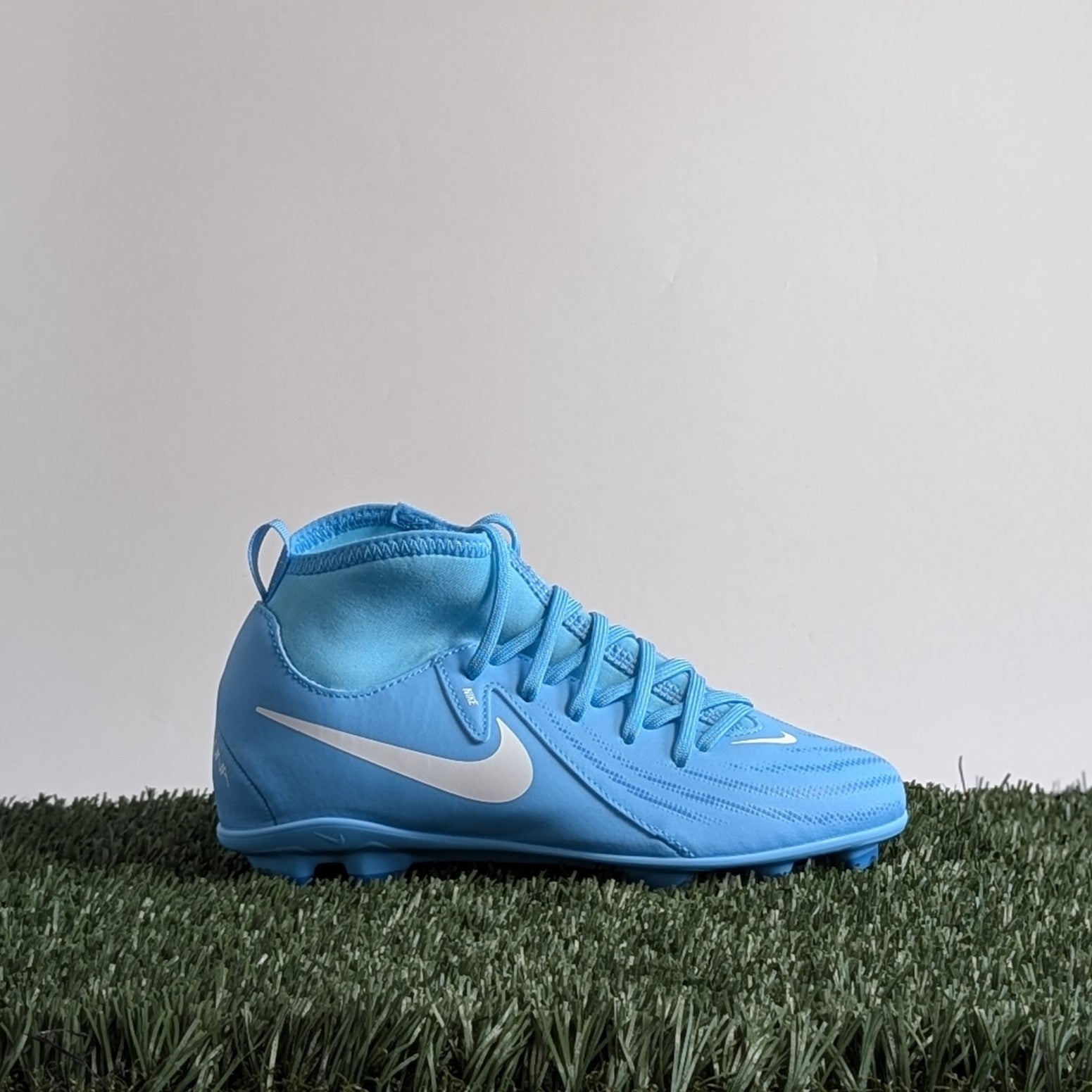 Nike Jr Phantom Luna II Club FG/MG - FJ2601-400