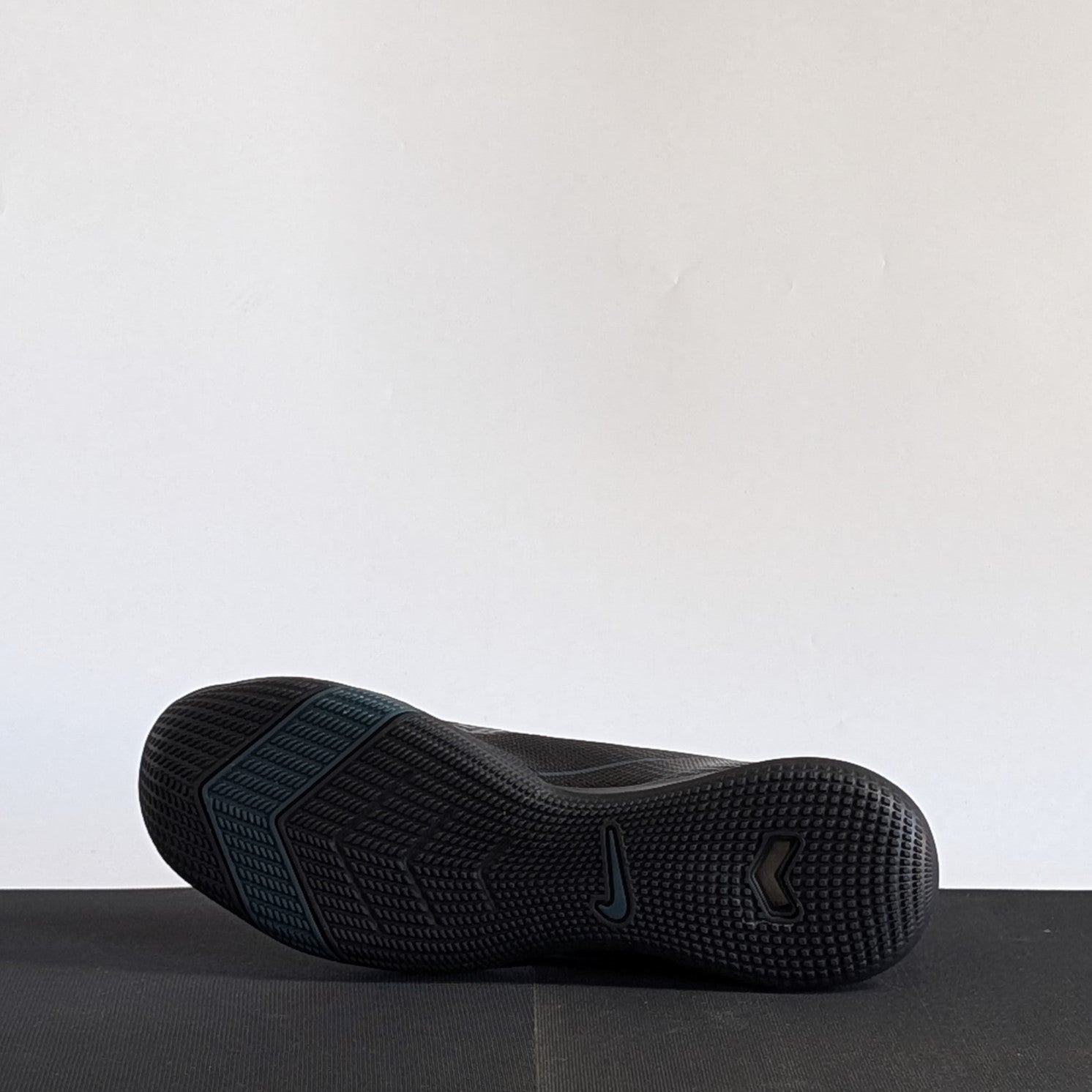 Nike Zoom Vapor 16 Academy IC - FQ8434-002