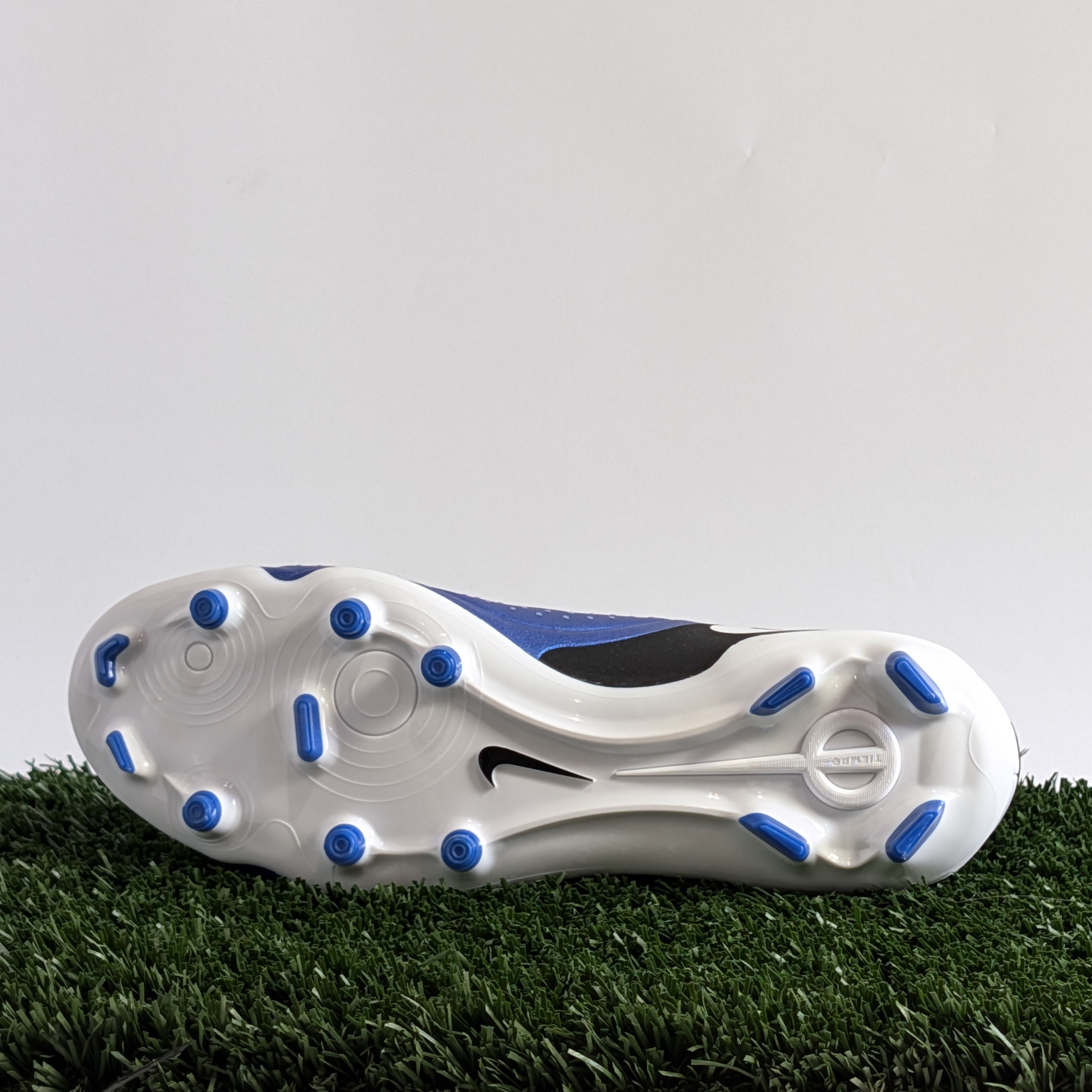 Nike Legend 10 Academy FG/MG - DV4337-400