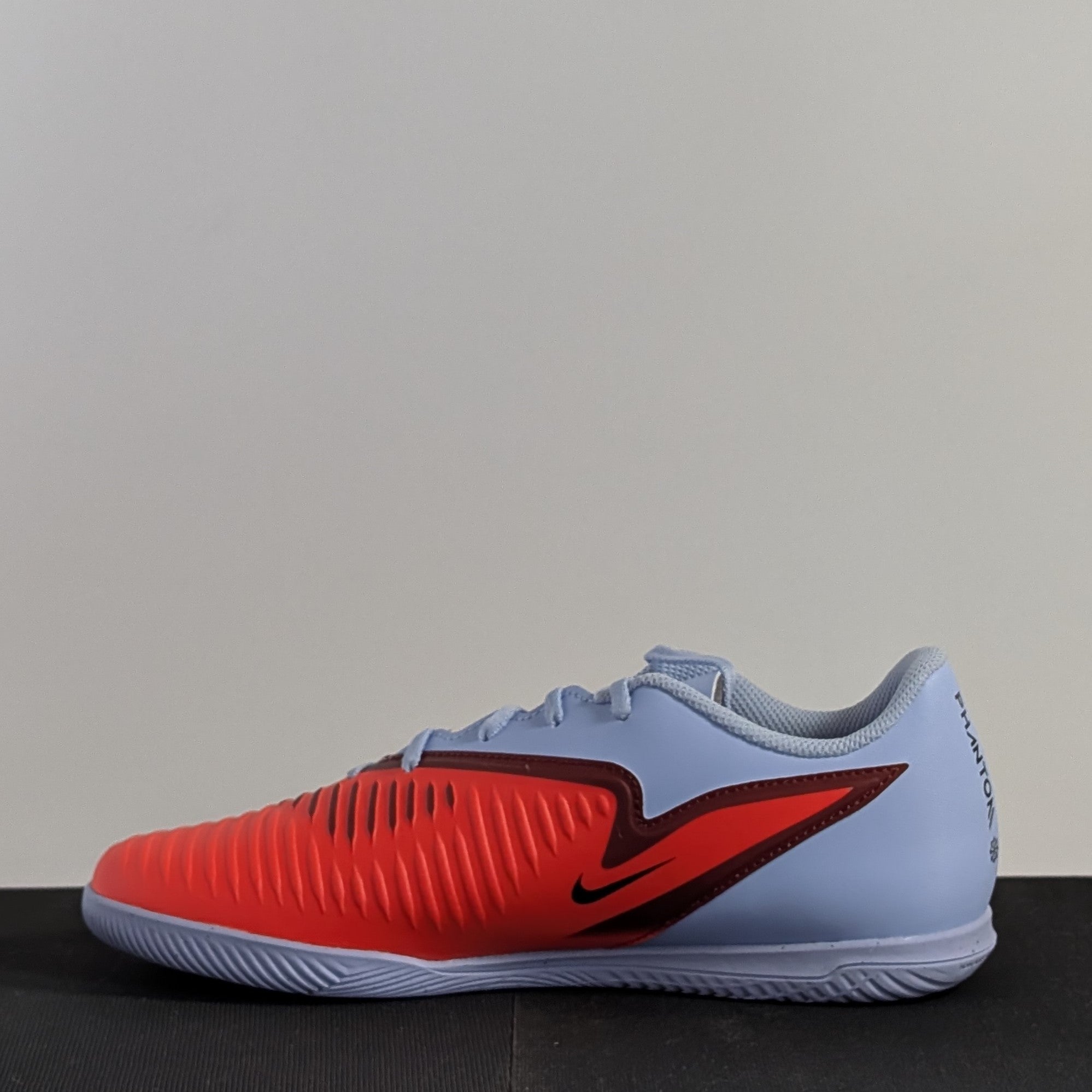 Nike Phantom 6 Low Club IC - HQ2323-400