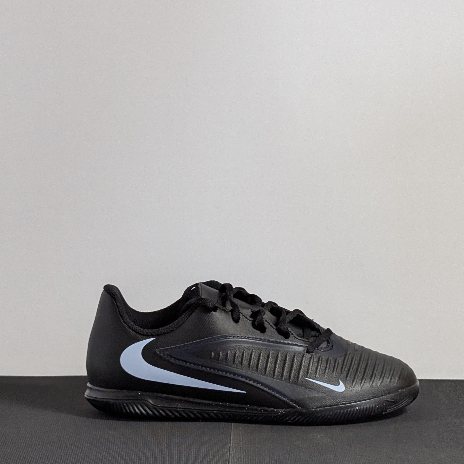 Nike Phantom 6 Low Club IC Jr - HQ2031-003