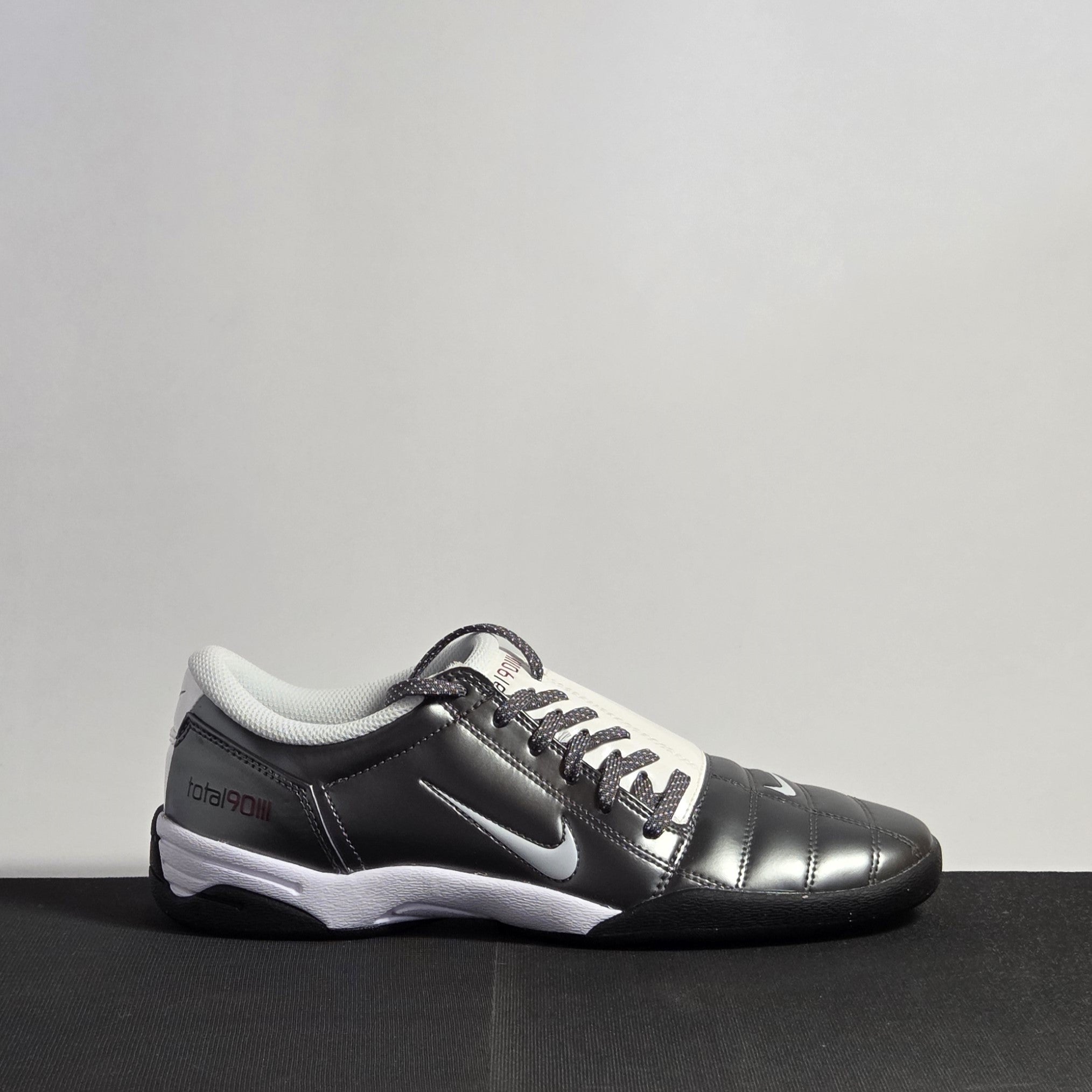 total 90 turf shoes