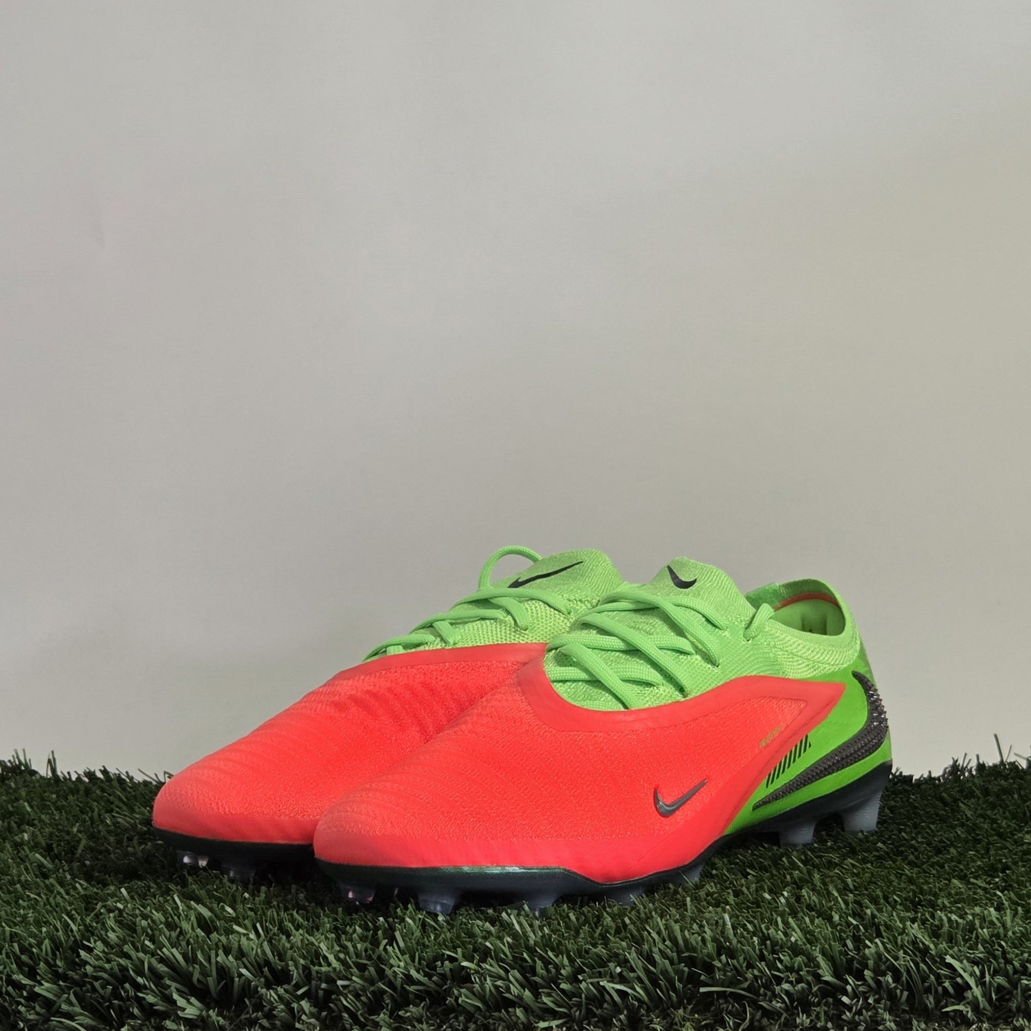 Nike Phantom 6 Low Elite EH AG-PRO | Soccer Locker Canada