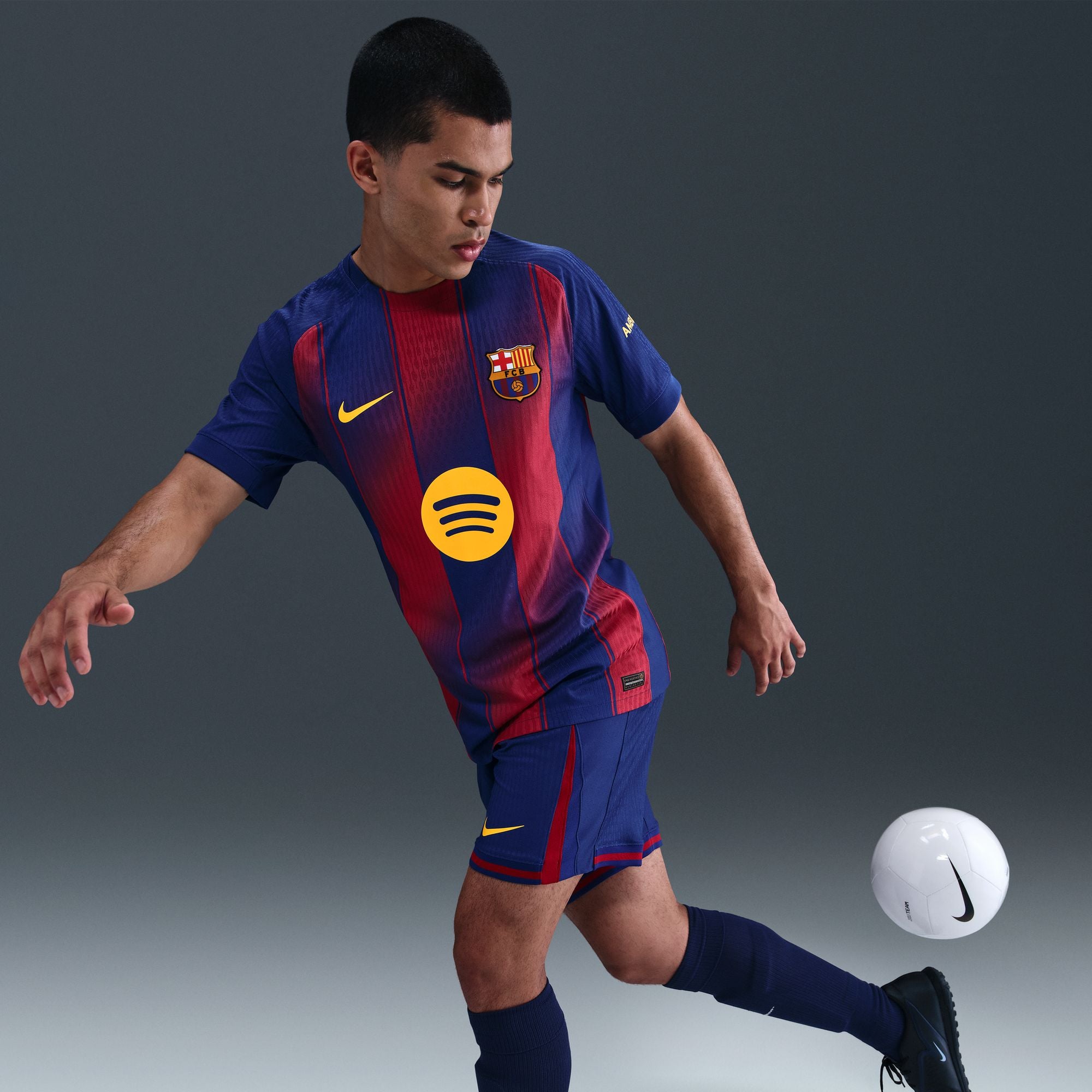 Nike FC Barcelona 25/26 Authentic Home Jersey - HJ4544-456