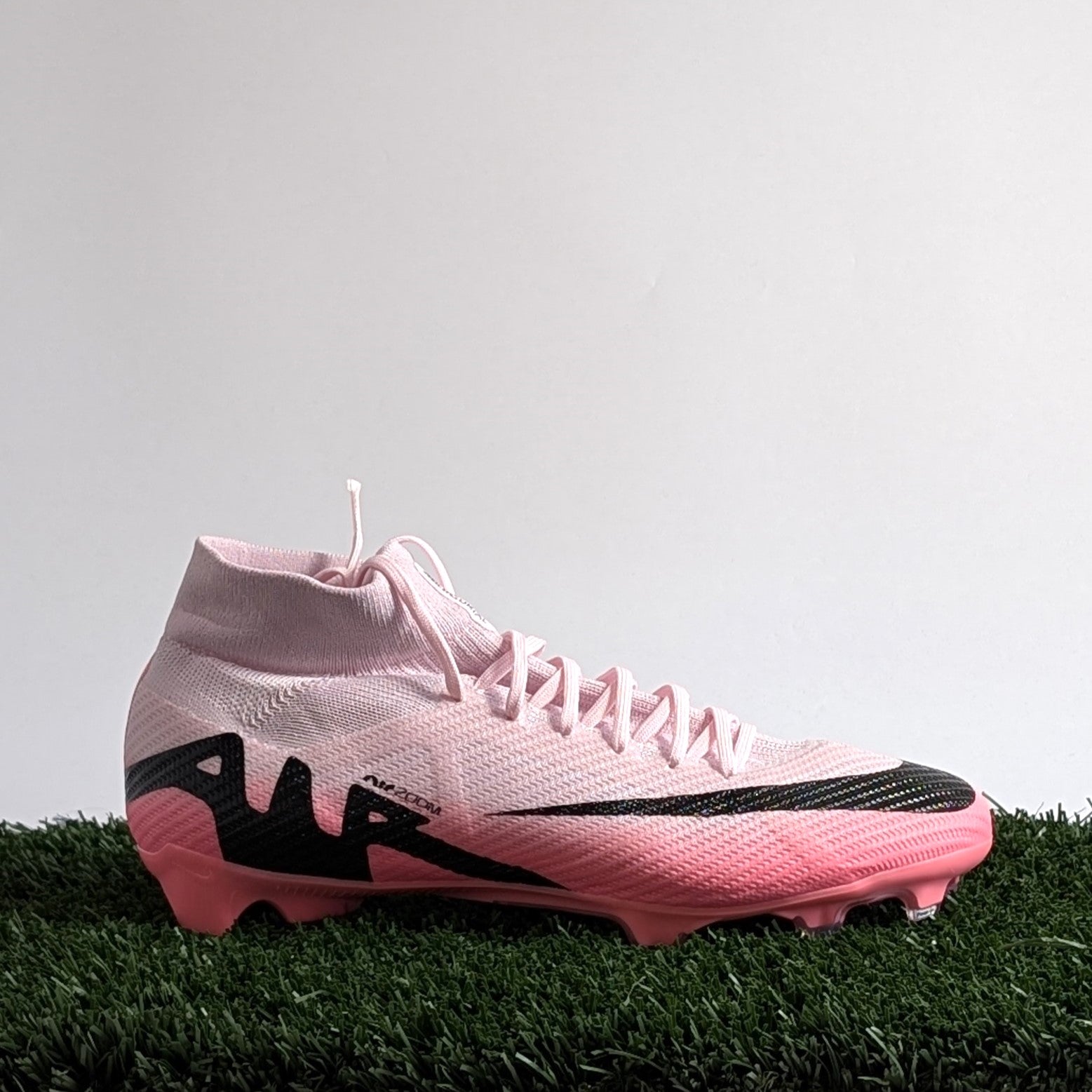 Nike pink superfly boots on sale