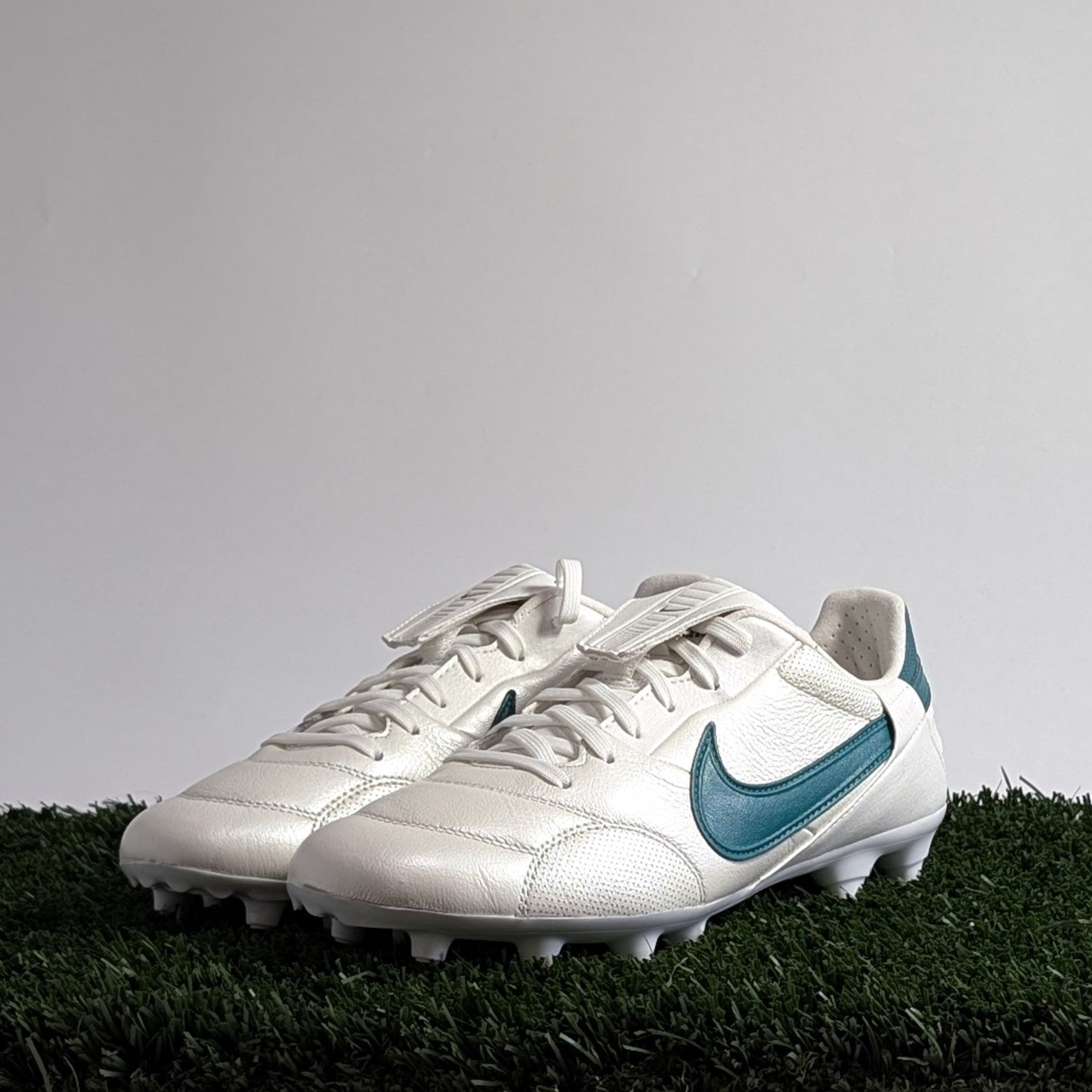 The Nike Premier III FG - HM0265-102