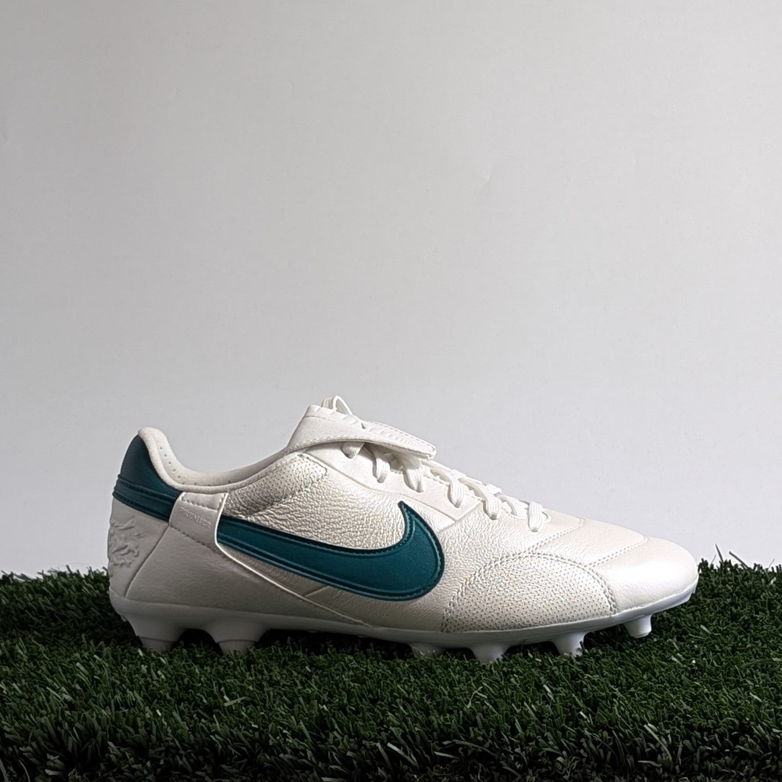 The Nike Premier III FG - HM0265-102