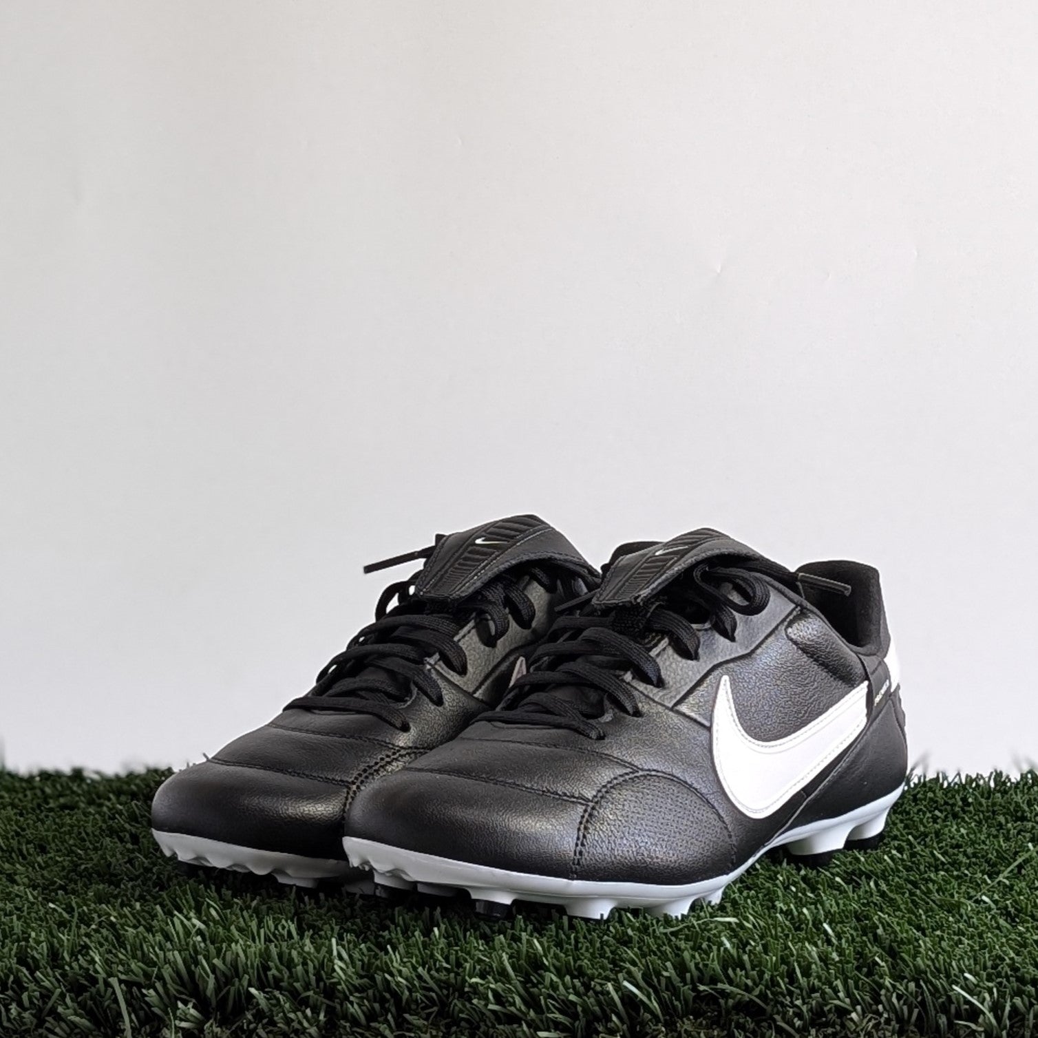 The Nike Premier III FG - AT5889-010