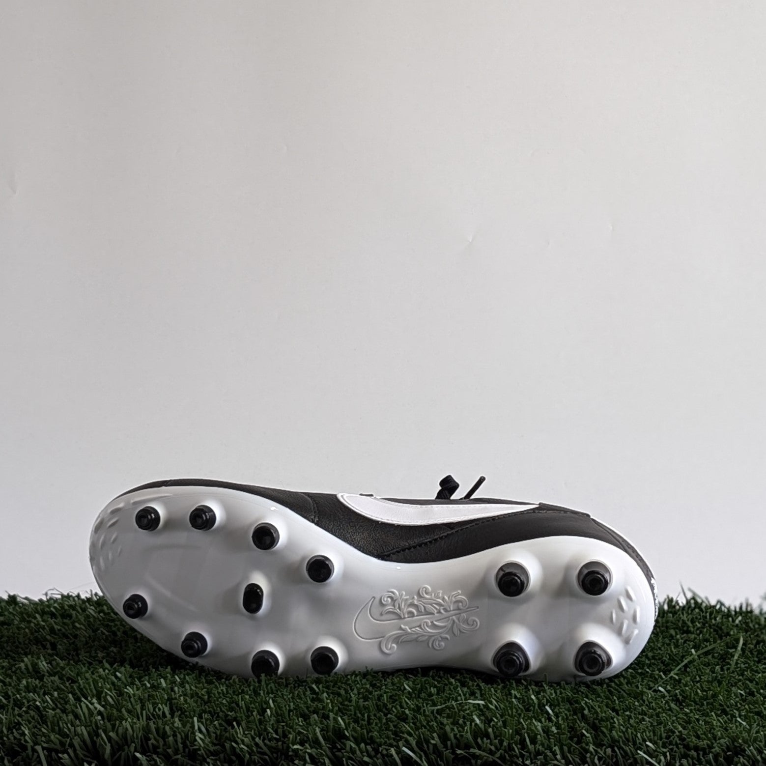 The Nike Premier III FG - AT5889-010