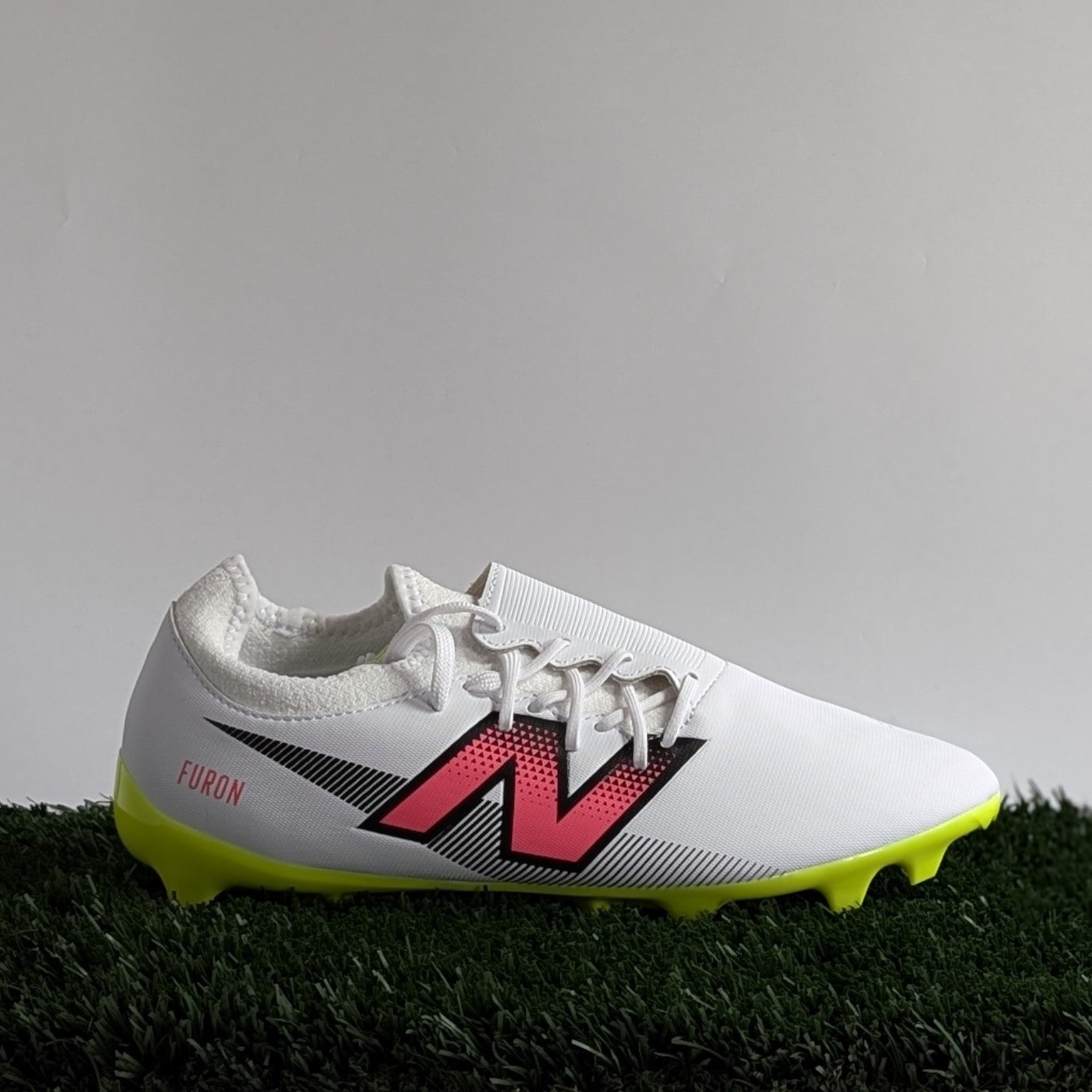 New balance soccer cleats wide width best sale