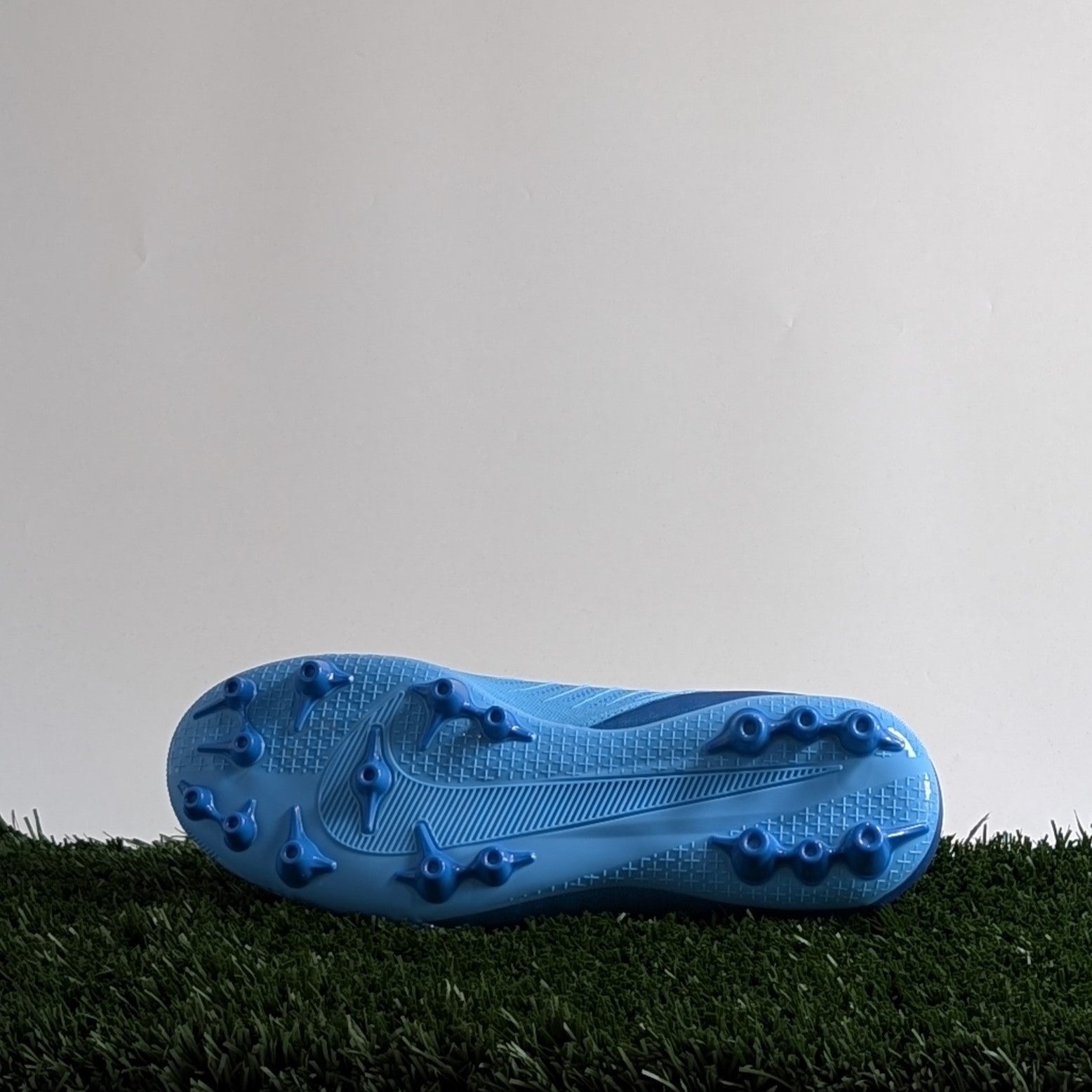 Nike Men's Phantom GX II Academy Soccer Cleats - Precision