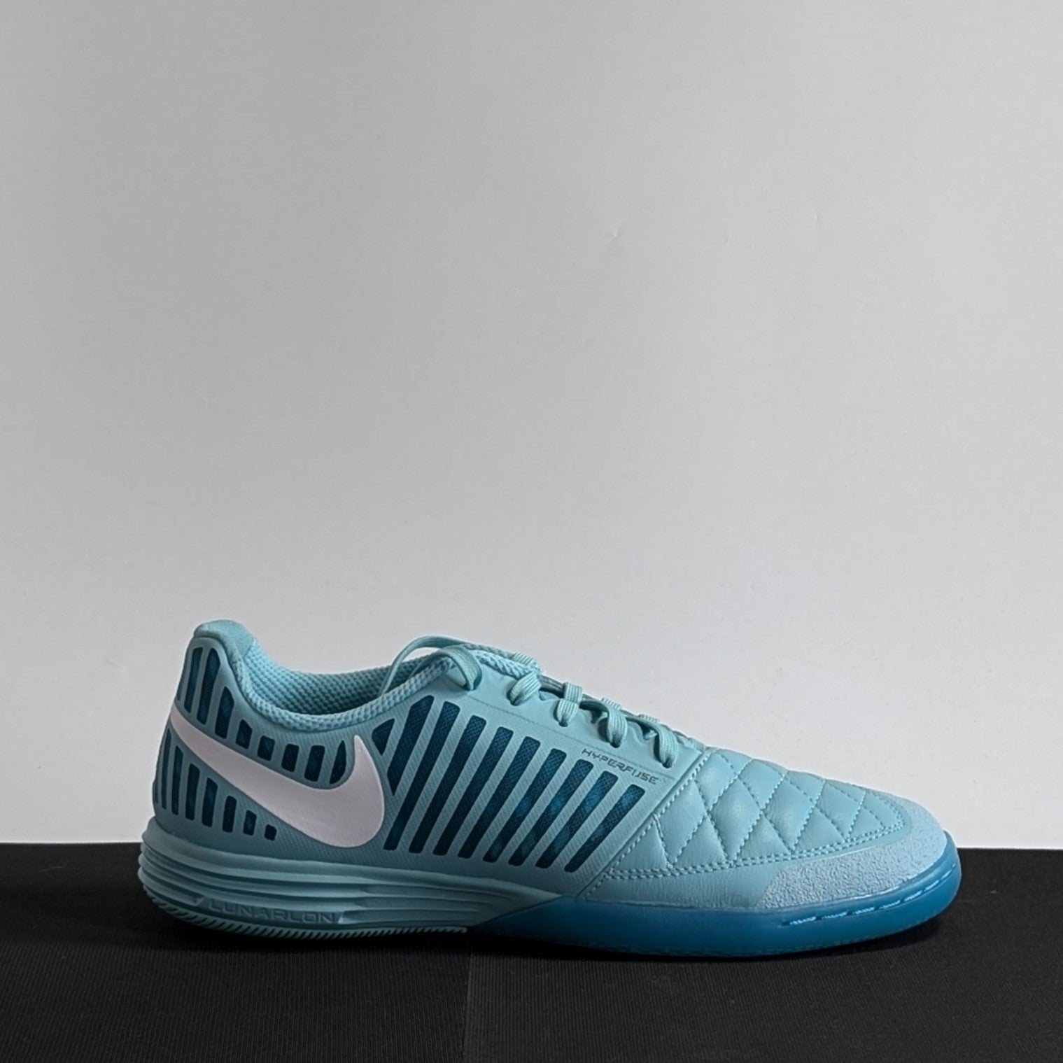 nike lunargato indoor court trainers
