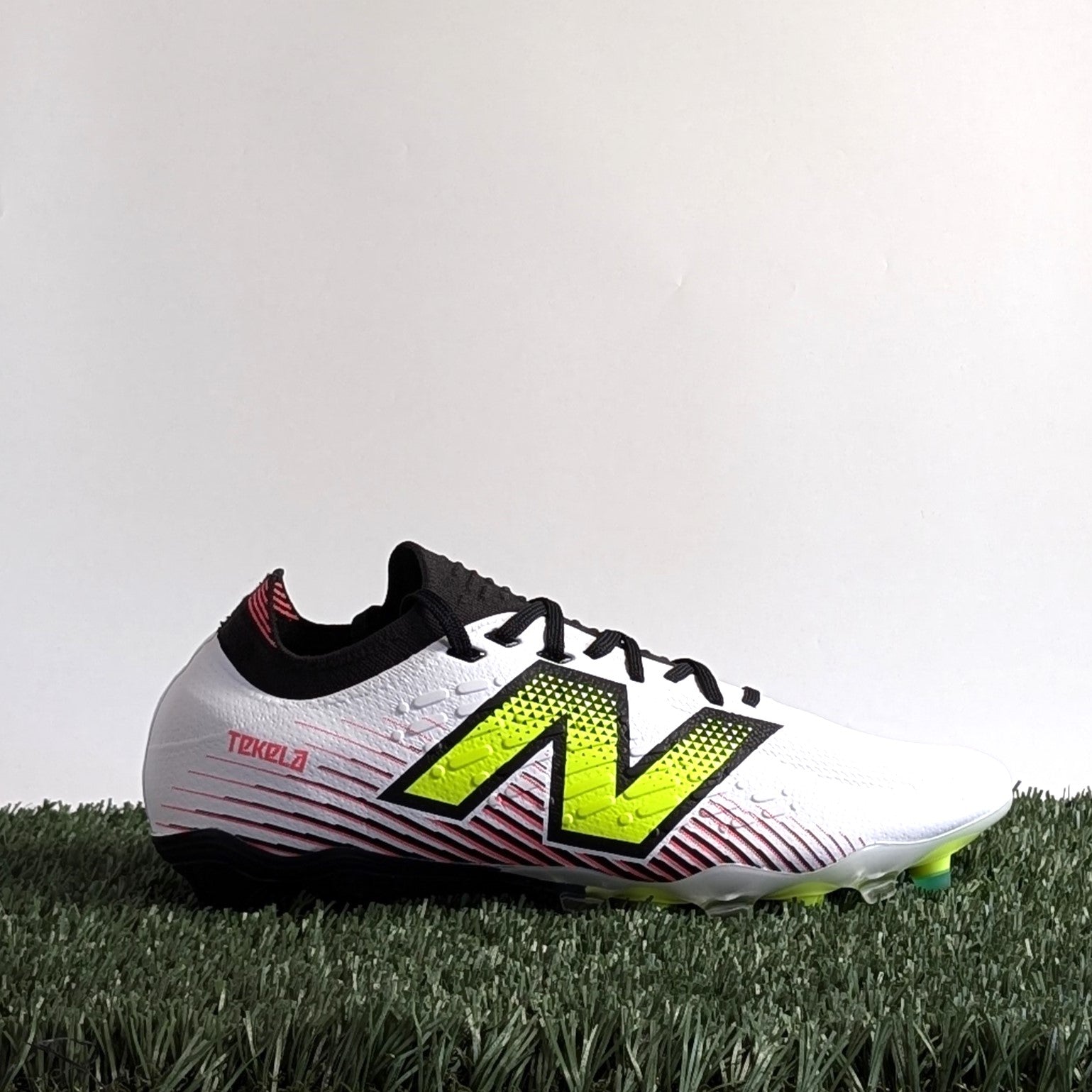 New Balance Tekela Pro Low Laced FG V4+ (2E Wide) - ST1FLH45