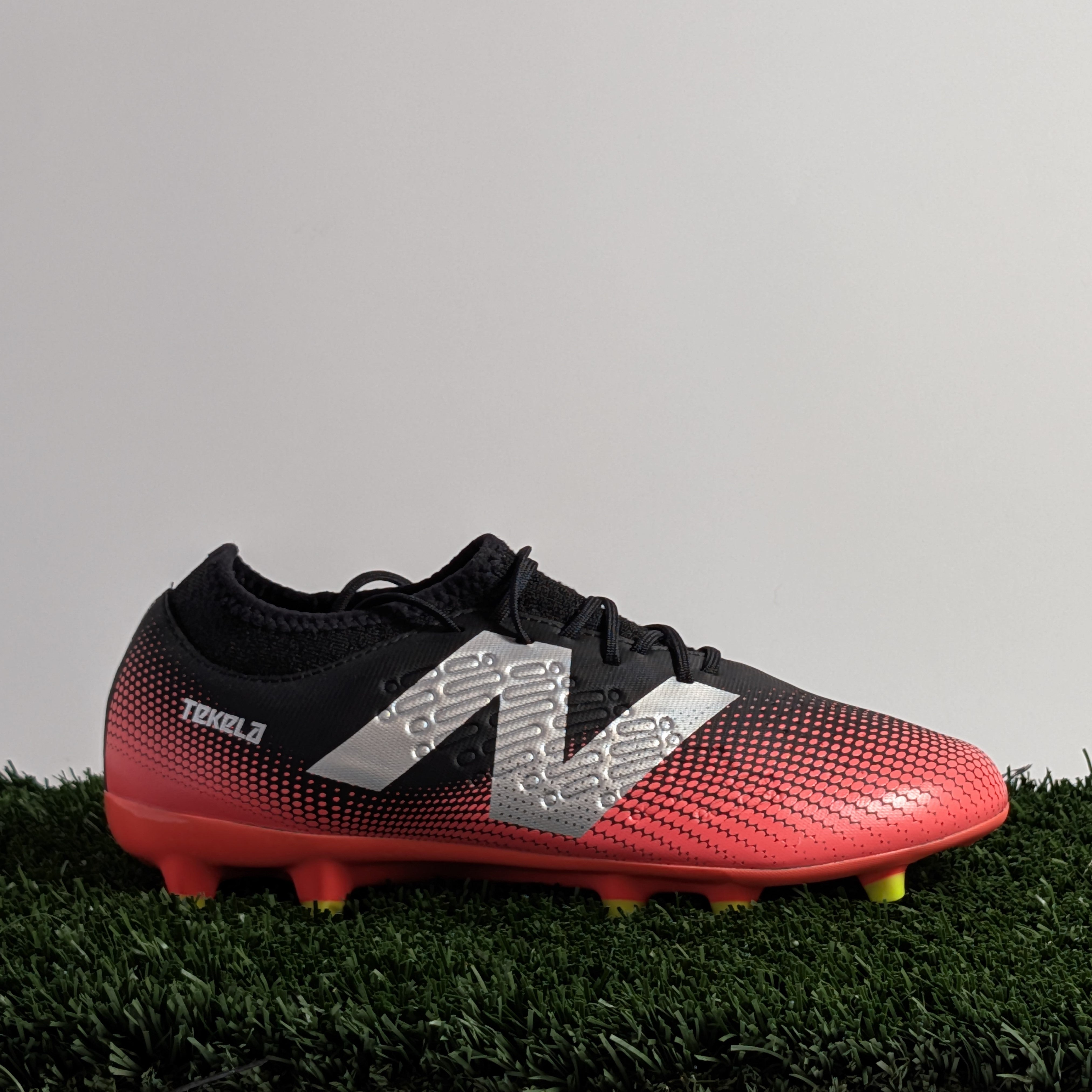 New Balance Tekela Magique FG V4+ (D Medium) - ST3FR45