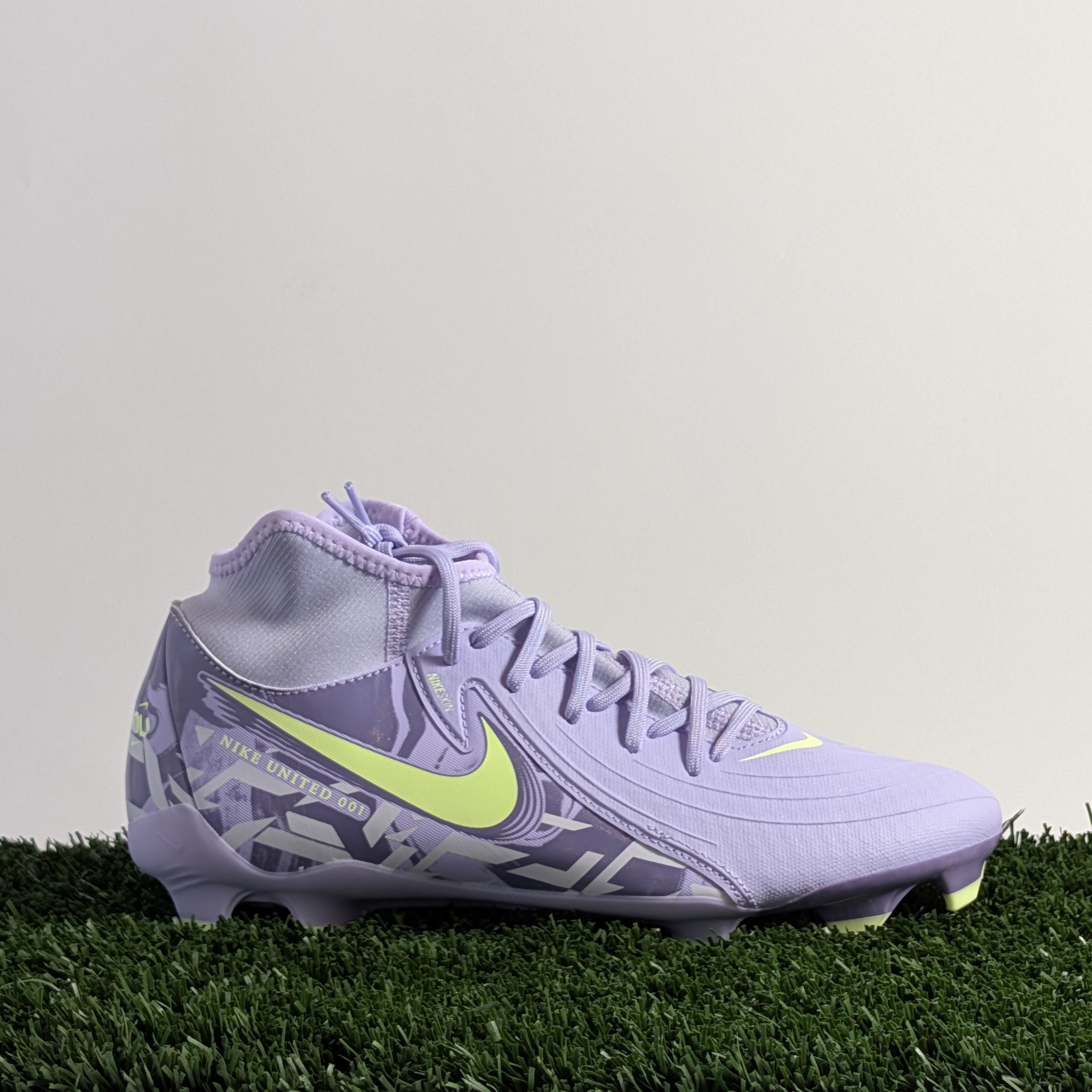 Nike Phantom Luna II Academy FG/MG NU1 - HF1598-500