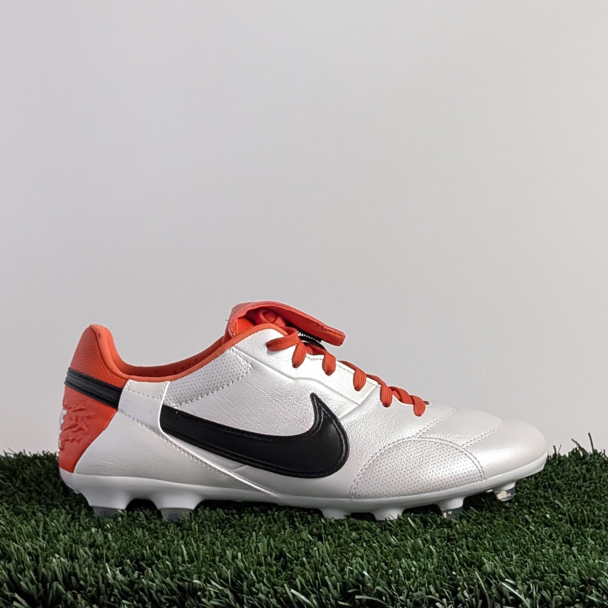 The Nike Premier III FG - HM0265-800