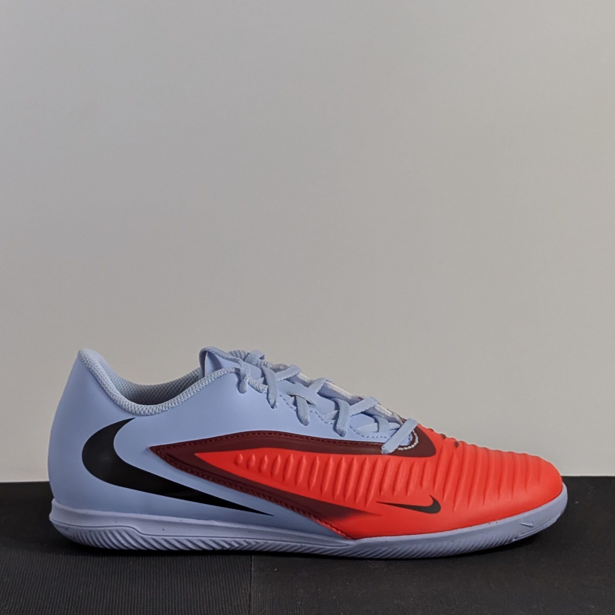Nike Phantom 6 Low Club IC - HQ2323-400