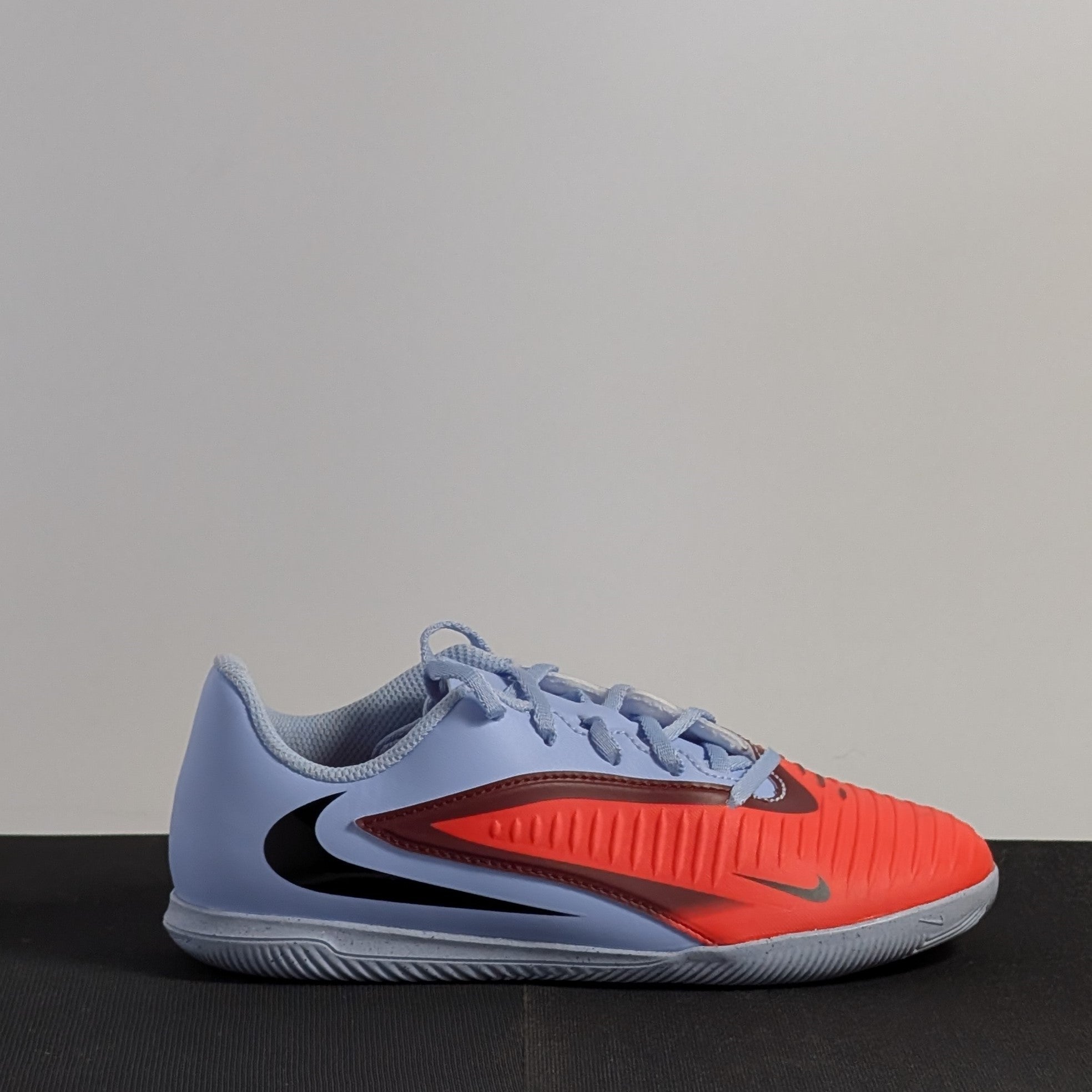 Nike Jr Phantom 6 Low Club IC - HQ2031-400